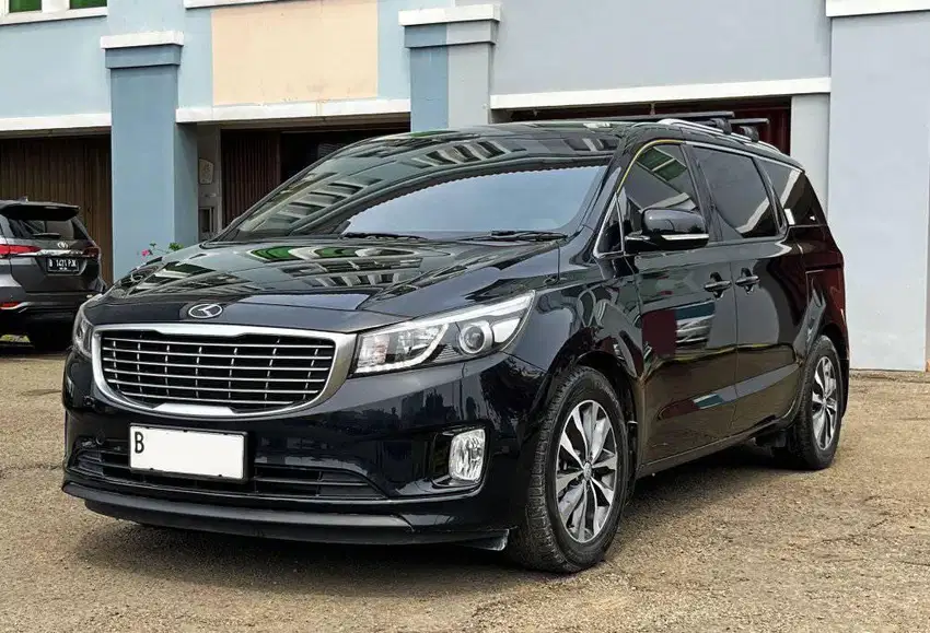 KM 13rb Grand Sedona 3.3 Ultimate AT 2017 KIA matic hitam bs TT