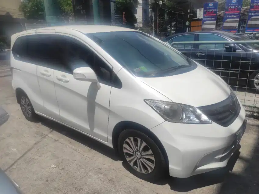 HONDA FREED S 2013 SD AC Double Blower Putih Metalic