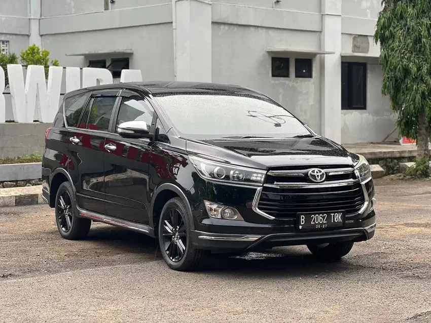 Toyota Kijang Innova Venturer 2017