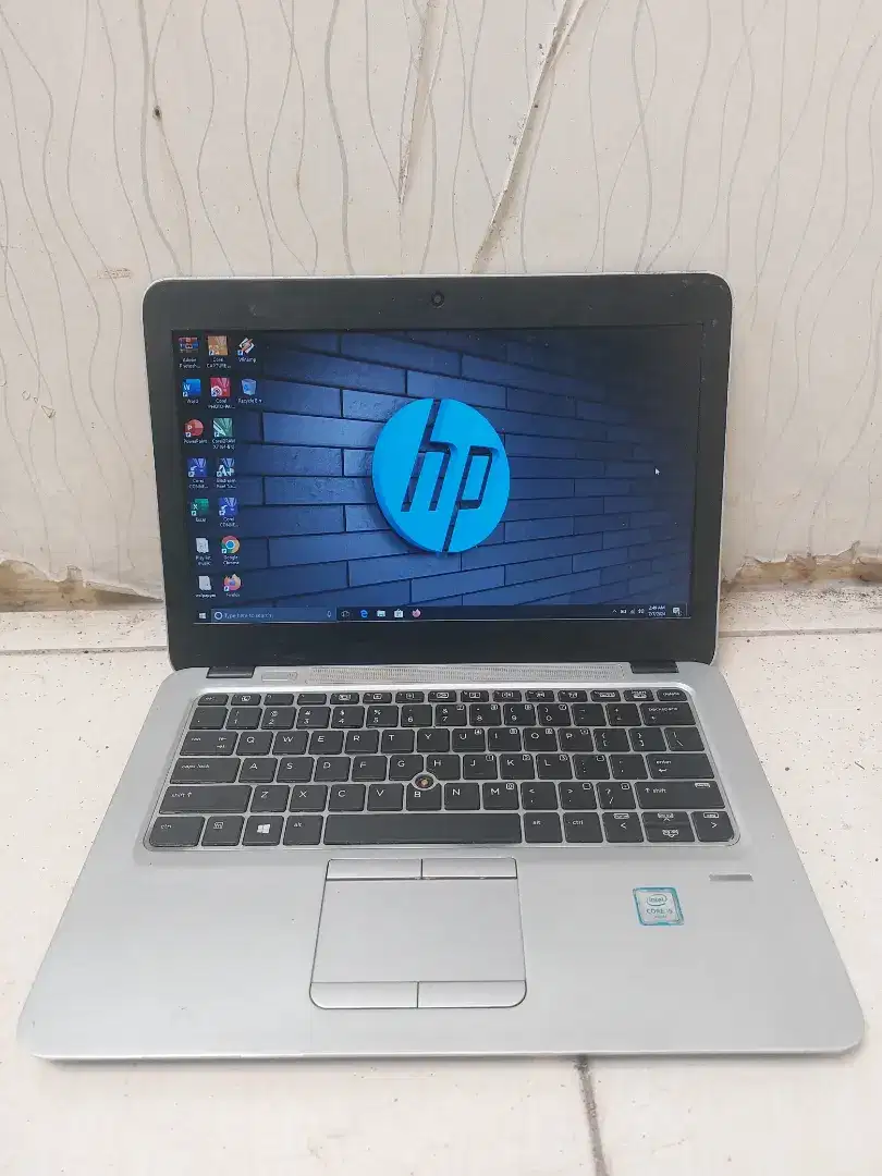 Laptop HP Elitebook 820 G3 CORE I5 GEN6 -SSD 128GB -8GB -MULUS 97%