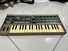 Korg Microkorg / Micro korg synthesizer