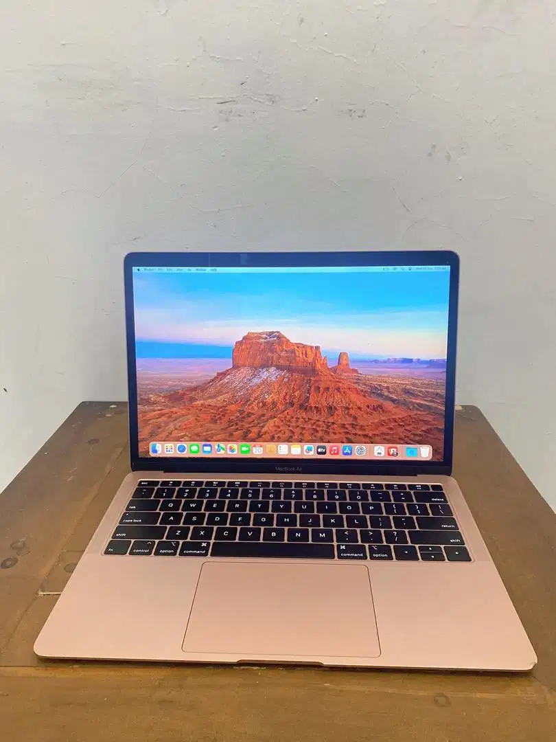 MacBook Air Retina (13 in, 2018 core i5 16/512 Gb)