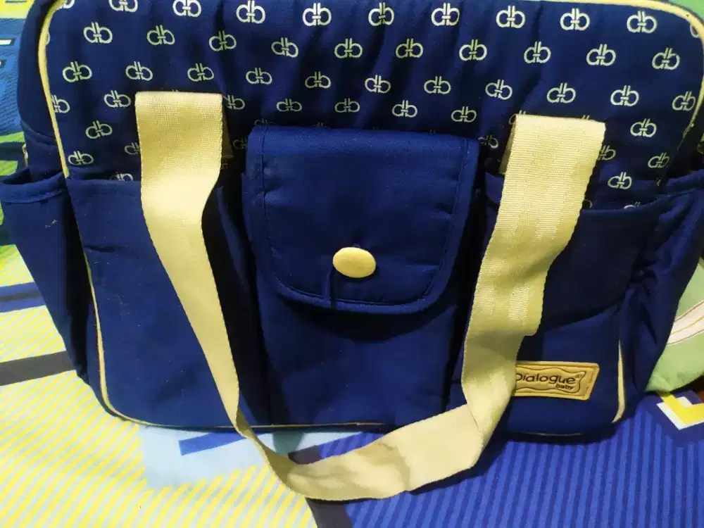 Tas bayi ukuran sedang