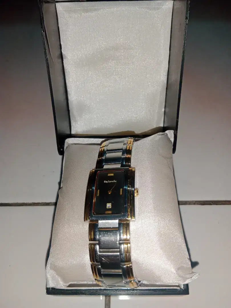 DIJUAL JAM TANGAN