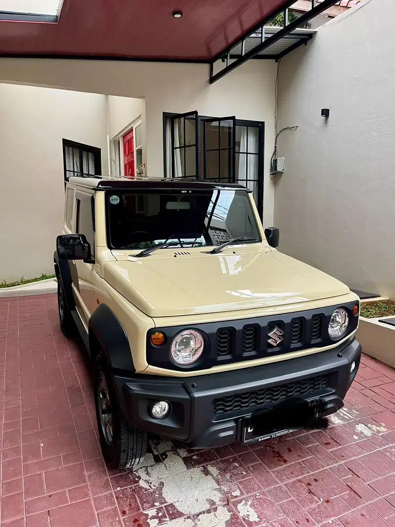 2022 Suzuki Jimny 4x4 3 doors Ivory two tone MT