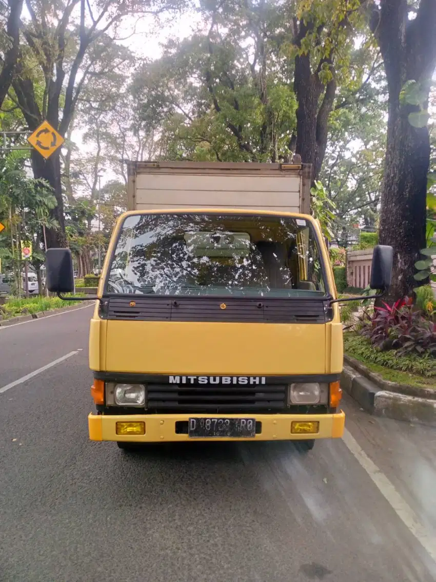 JUAL TRUCK ENGKEL BOX TAHUN 2003