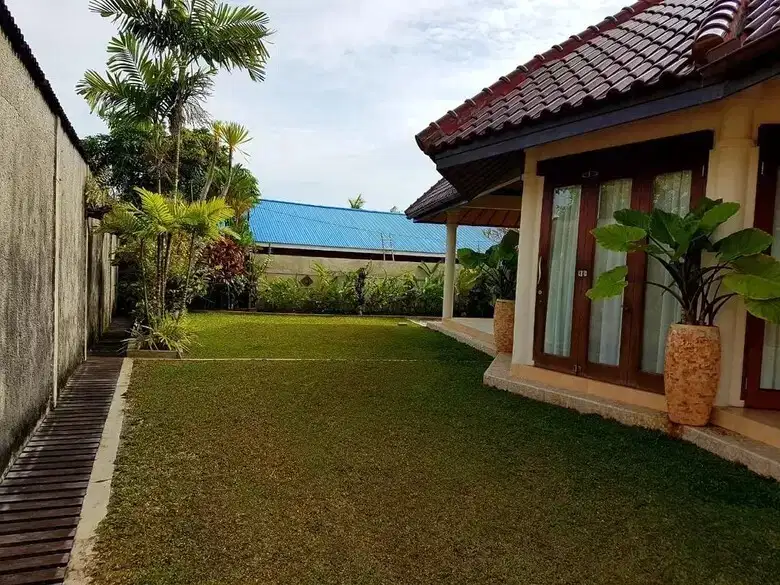 DIJUAL RUMAH Luas 500 m2 DEKAT PANTAI DI BATAKAN