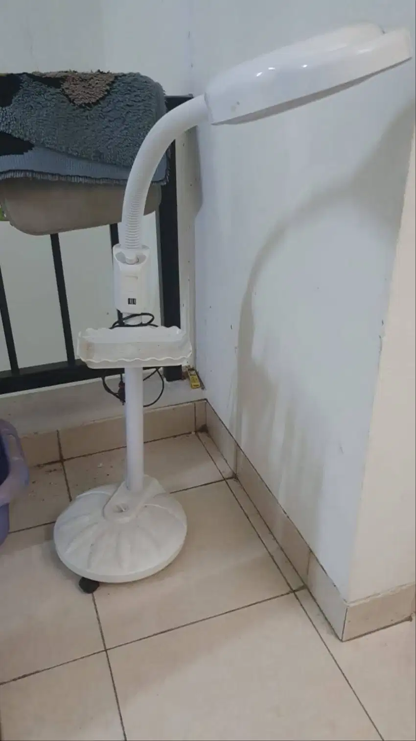 Lampu Standing untuk Plasma Wajah