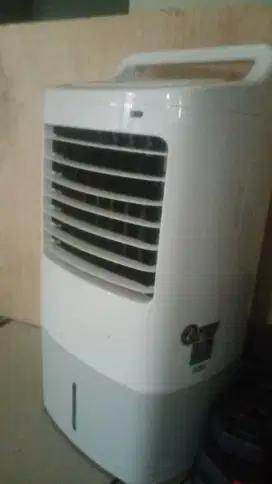 Air cooler Midea AC120 16F kapasitas 10 Liter