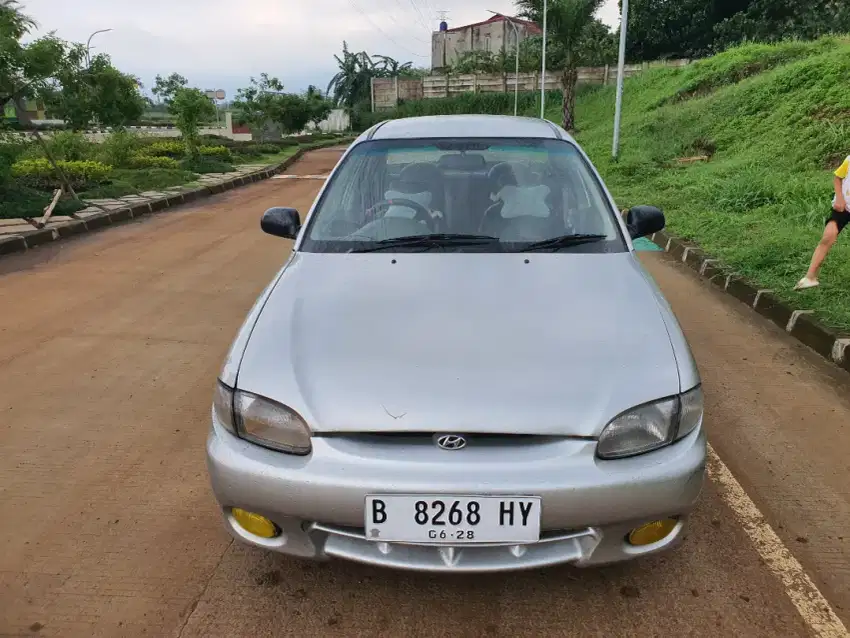 Hyundai Accent 2001 Mobil Irit, Nyaman, dan Siap Pakai