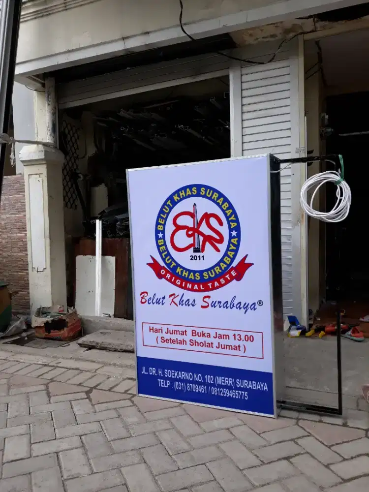 Pembuatan neon box dan papan nama