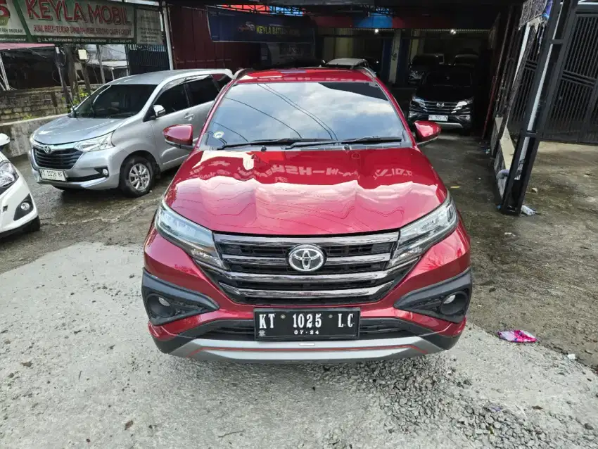 Toyota Rush 1. 5 TRD Sportivo automatic th2019 warna merah siap pakai