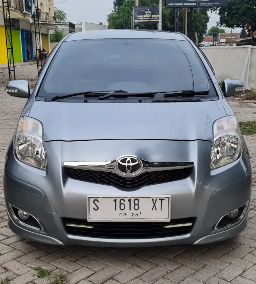 Toyota Yaris E Manual 2012