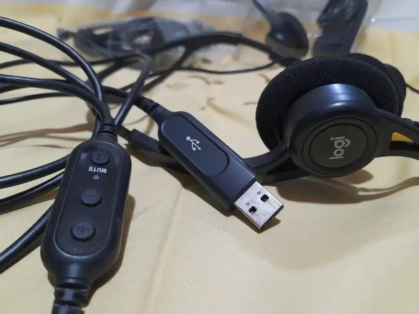 Headset usb Logitech likenew