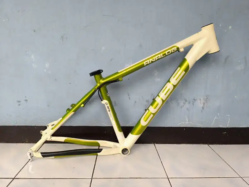 Frame Cube Analog ring 26 size M17