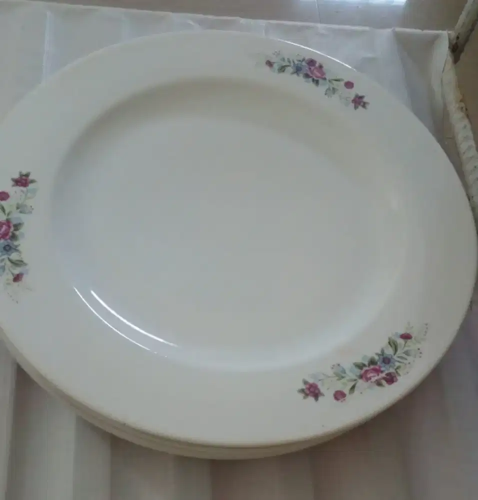 Di jual borongan piring motif lama cantik