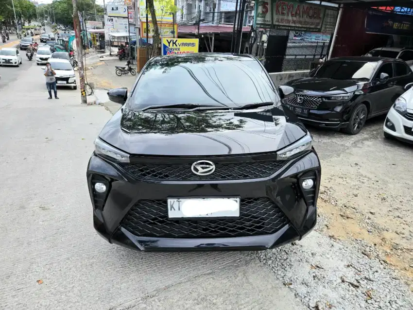 Daihatsu Xenia 1.3 R MT tahun 2023 warna hitam metalik siap pakai