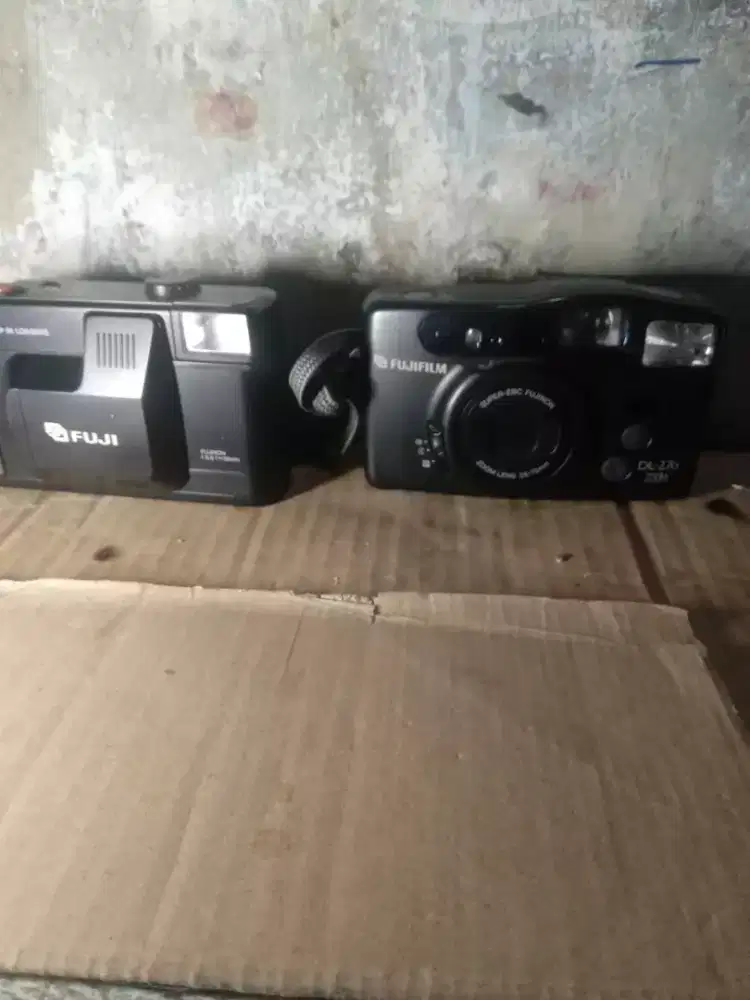 Dijual kamera merk fuji film,2 biji ya
