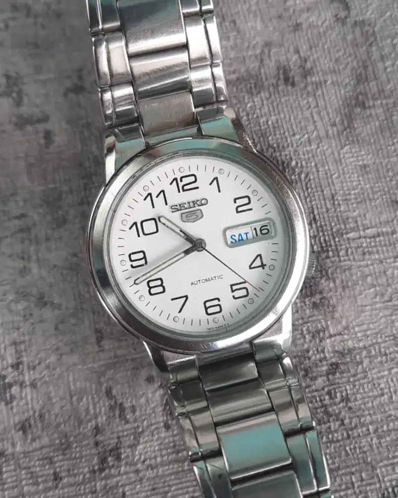 SEIKO 5 SNXE95K