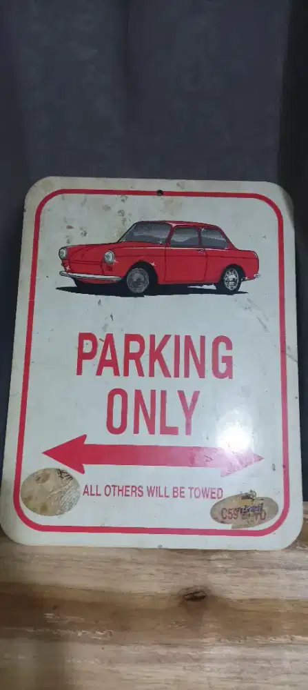 Tanda parking only Volkwagen vw sedan