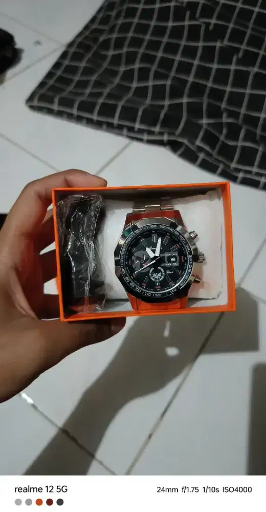 Jam tangan pria Comuder