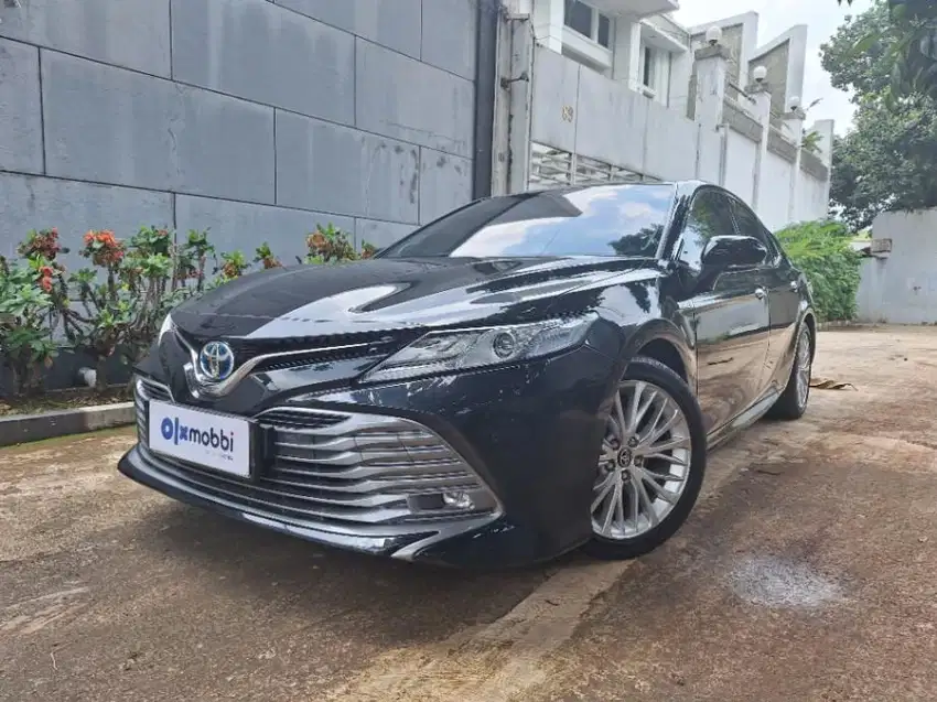 [OLXmobbi] DP Ringan - Toyota Camry 2.5 Hybrid-AT 2020 Hitam