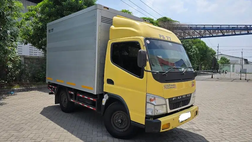 Mitsubishi Fuso Colt Diesel FE 71 Engkel full original box tinggi