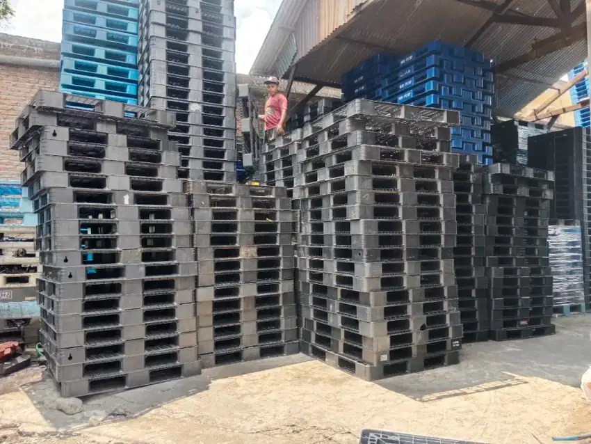 Supplier pallet plastik bekas murah palet plastik second bisa kirim