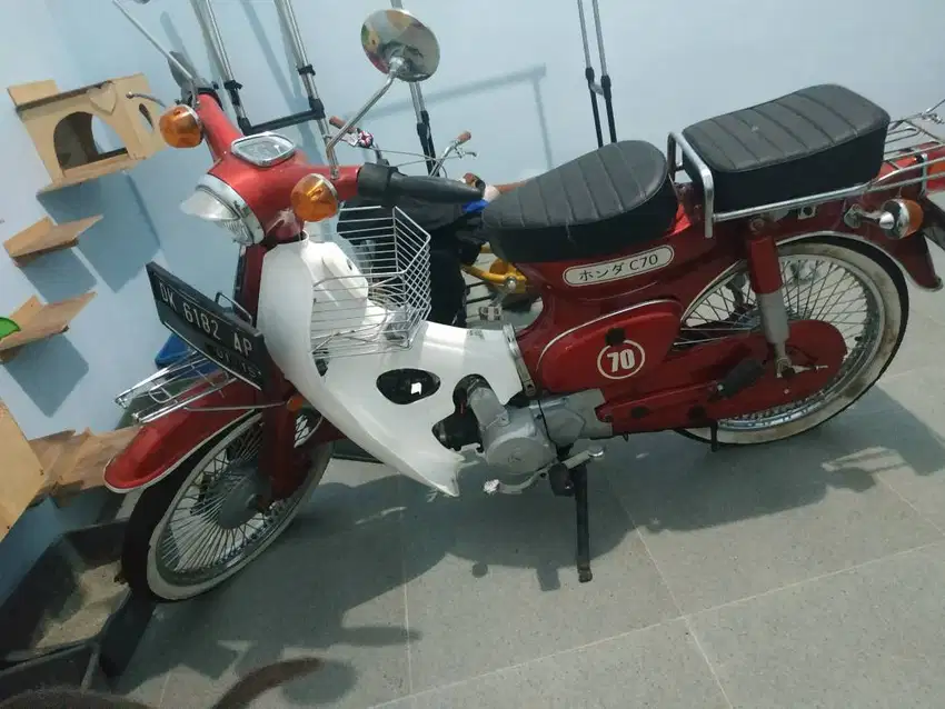 Honda C70 Plat Bali