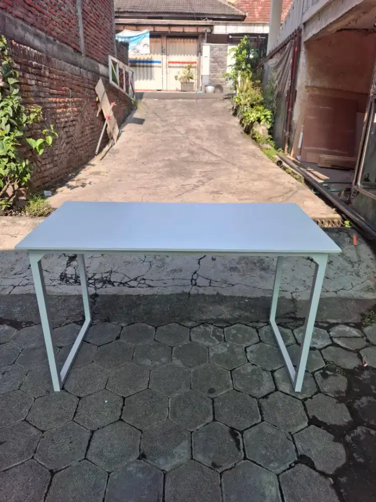 Meja kerja HPL mix besi