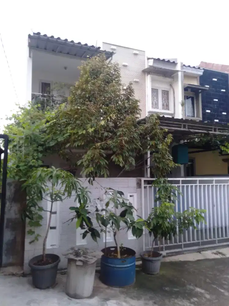 Rumah 2 lt. di Jatiasih dlm Komplek