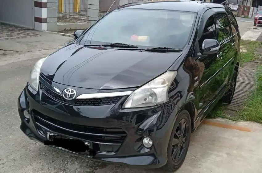 toyota avanza veloz 1.5 AT thn 2013 akhir