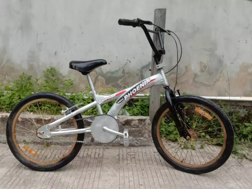 Sepeda bmx 20 silver