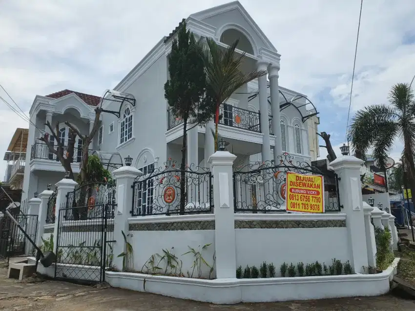 DIJUAL RUMAH MEWAH EROPA KLASIK  2 LANTAI KOMPLEK RAFLESIA AA19 I KM 8