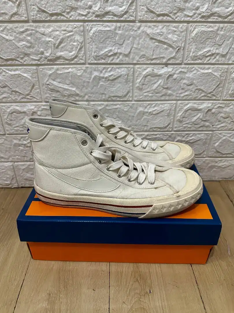 Sepatu Compass Retrograde HI Decon size 43 Mulus