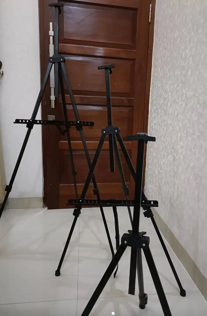Tripod Stand Banner Foto dan lukisan Penyangga Lipat Ex Pameran