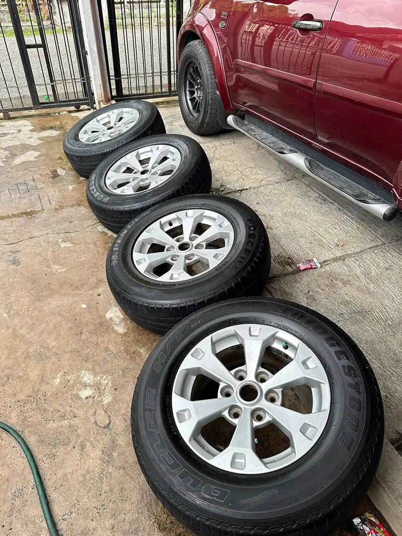 Ban & Velg Pajero Dakar  R17 OEM