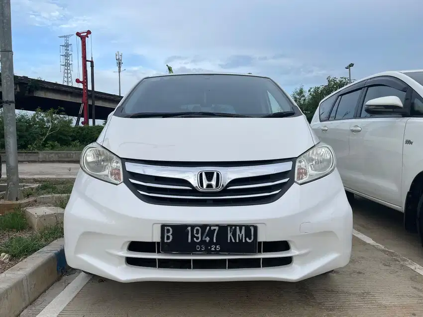 Honda Freed SD 2013 MULUSS