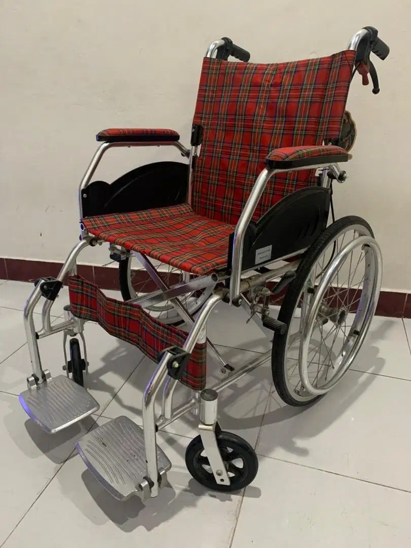 Dijual Wheel Chair / Kursi Roda Lipat