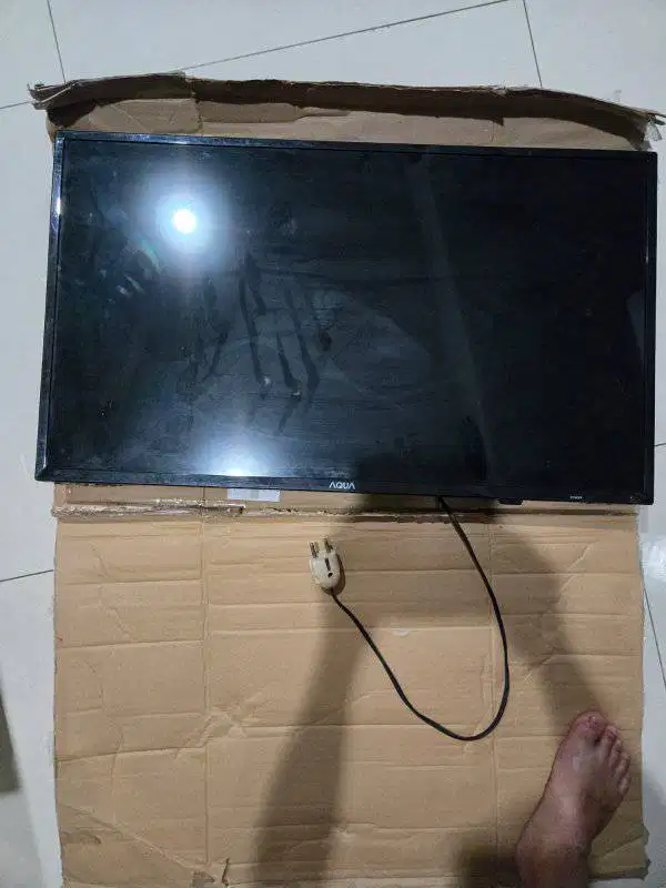 TV AQUA LED 32 INCH [RUSAK ]