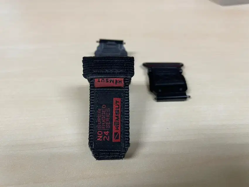 Strap hemsut bekas pemakaian 4 bulan di jam tangan garmin instinct 2