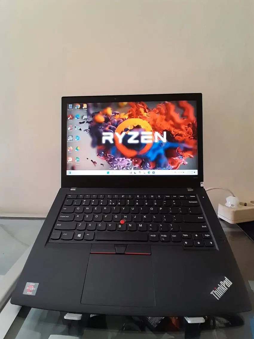 Laptop Game/desain= Lenovo A485, RYZEN5 PRO 2500U, ram 8GB,VGA VEGA8