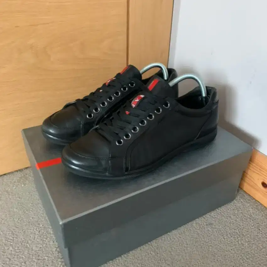 Prada original sepatu prada sepatu second