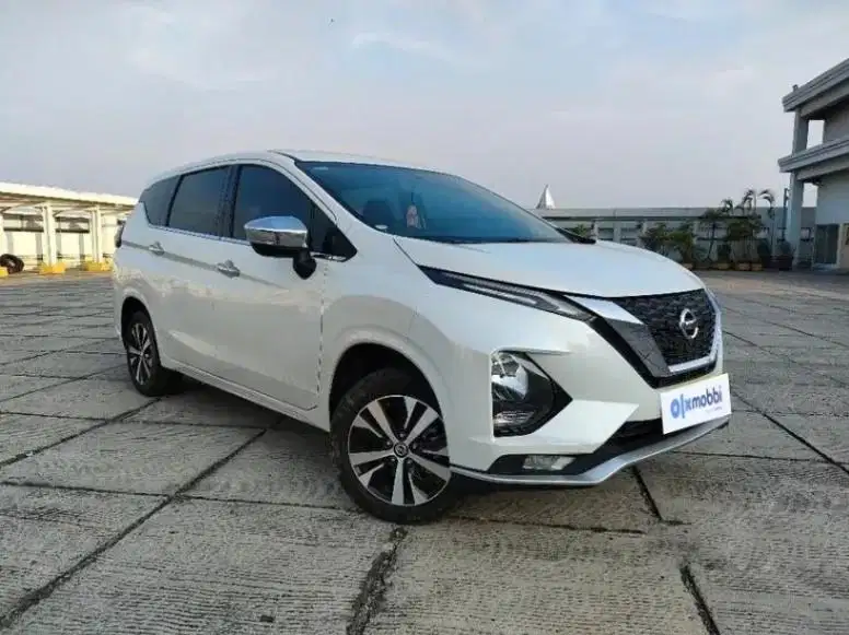 DP Rendah Nissan Livina 1.5 New VL Bensin-AT 2022 PZD