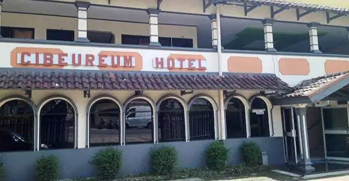 DIJUAL HOTEL STRATEGIS JALAN UTAMA PUNCAK CISARUA BOGOR