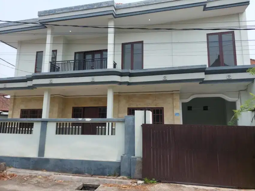 Sale rumah hook besar 2lt 255m2 halaman luas pusat kota gatsu 1 jl7mtr