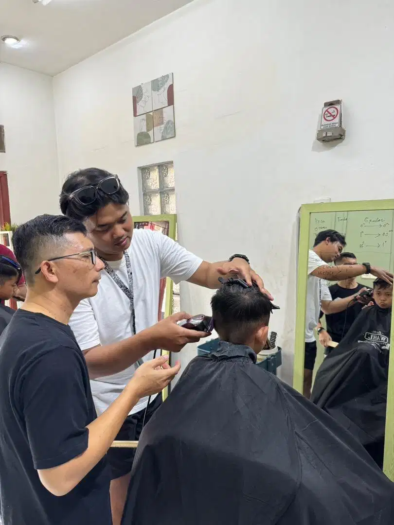 Kursus Barbershop deft barber school, kursus potong rambut