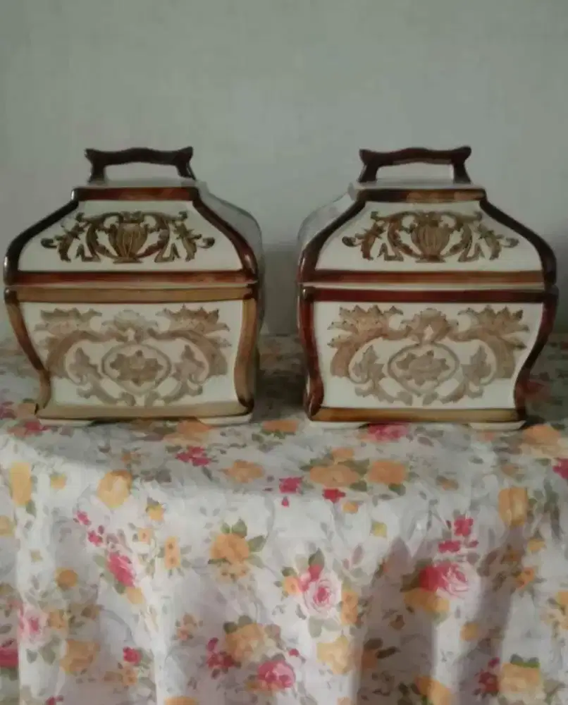 Pajangan keramik hiasan