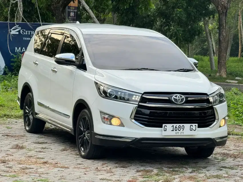 TOYOTA INNOVA 2.4 VENTURER 2018 DIESEL MATIC