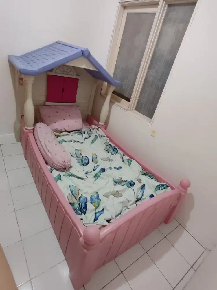 Ranjang anak kecil Little Tikes Storybook Cottage Twin Bed